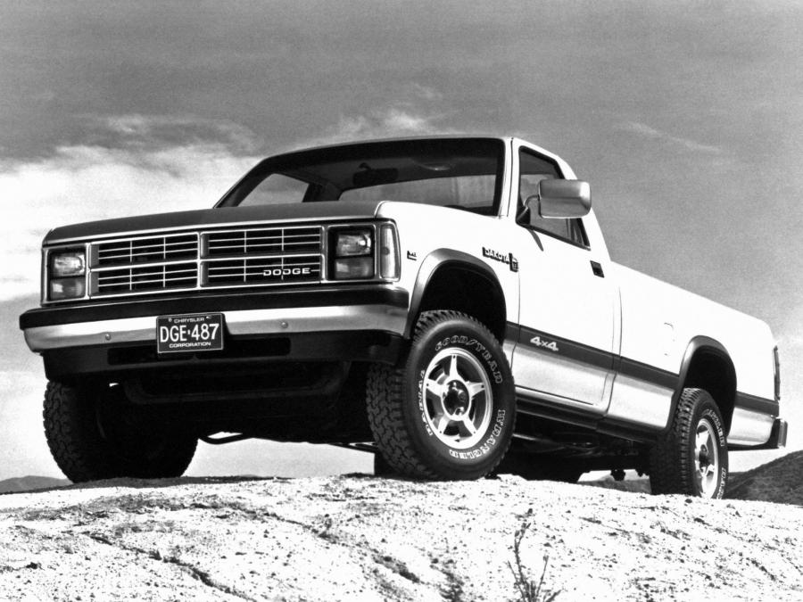  Dodge Dakota Sweptline LE Pkg 1987 года  (фото 1 из 1)